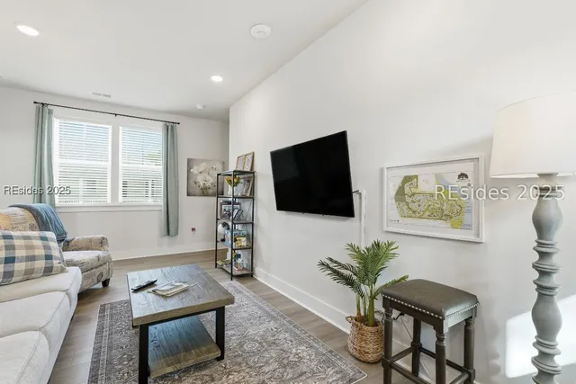 $975,000 | 9 Blue Dasher Lane, Bluffton, SC 29909