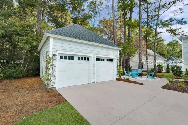 $975,000 | 9 Blue Dasher Lane, Bluffton, SC 29909