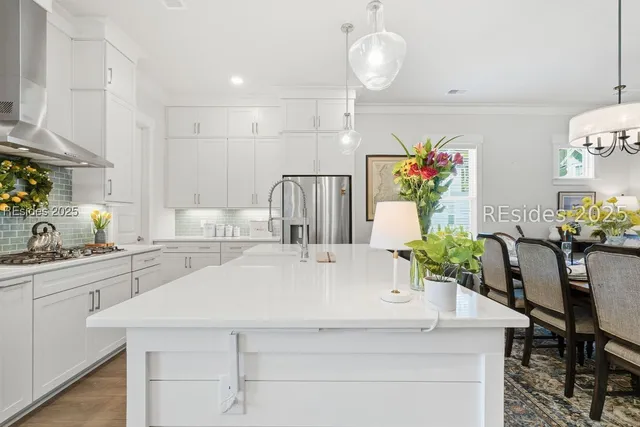 $975,000 | 9 Blue Dasher Lane, Bluffton, SC 29909