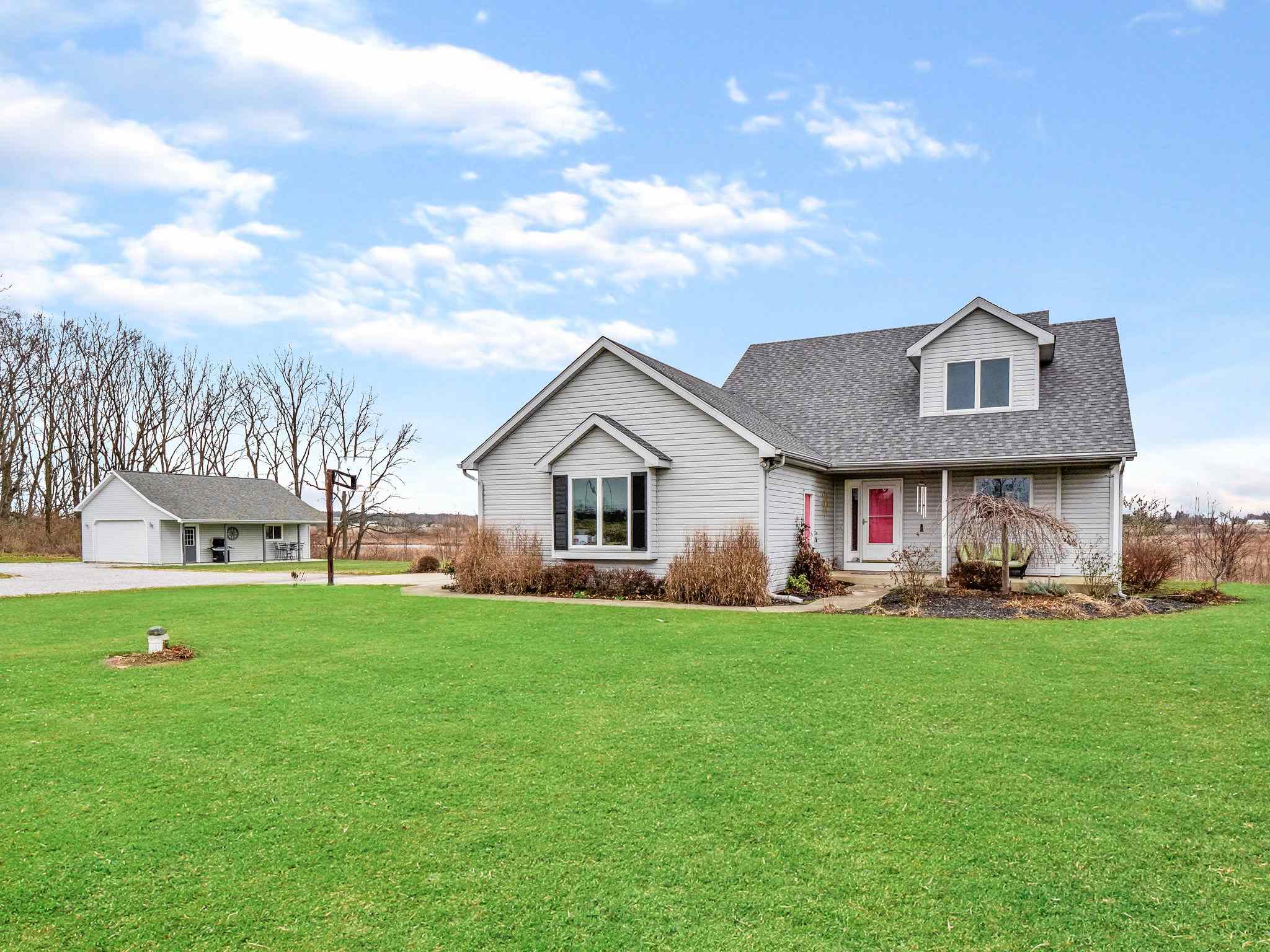 4618 Woods Road Fort Wayne, IN 46818 - Photo 1 of 36