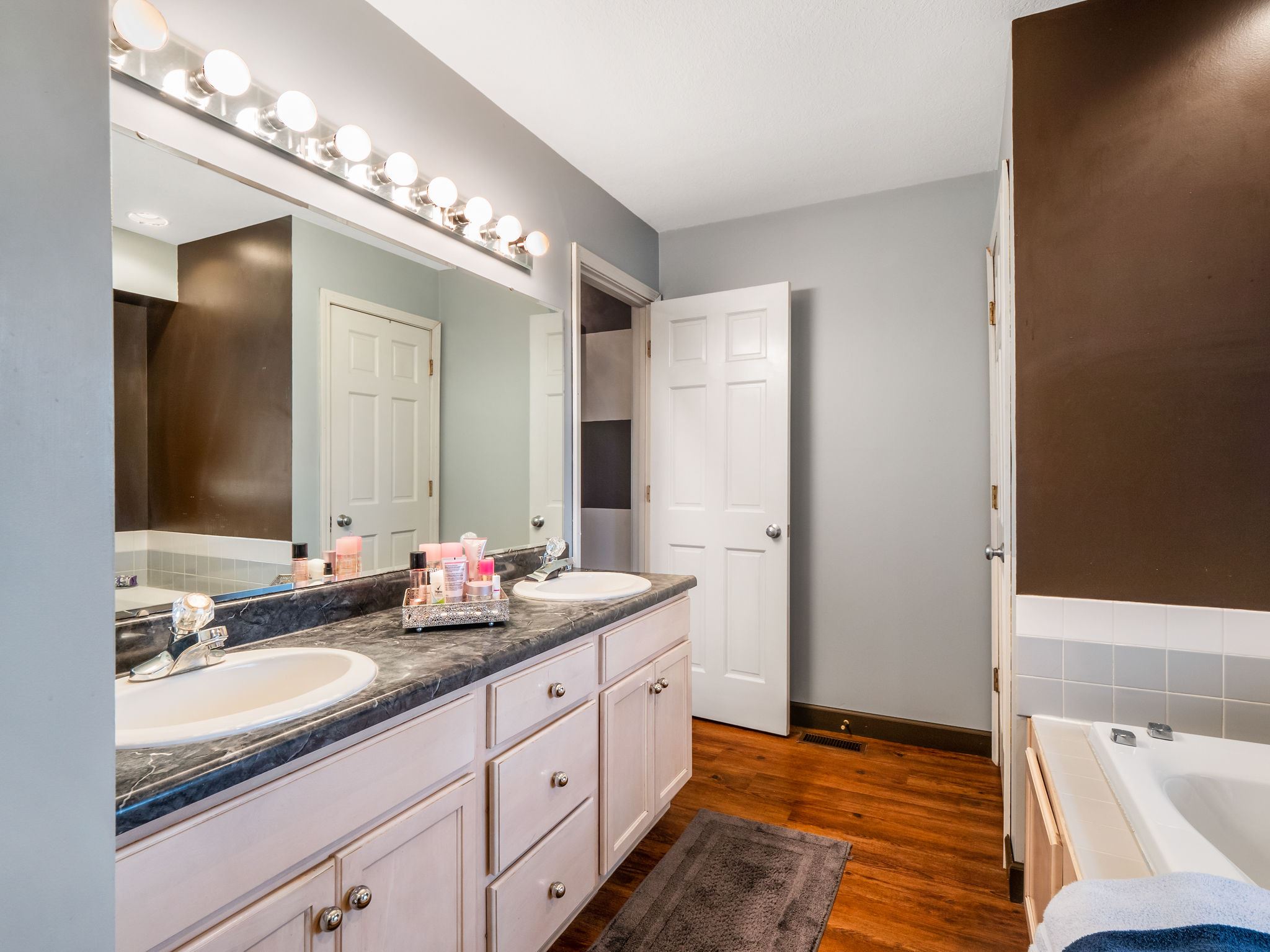 4618 Woods Road Fort Wayne, IN 46818 - Photo 22 of 36