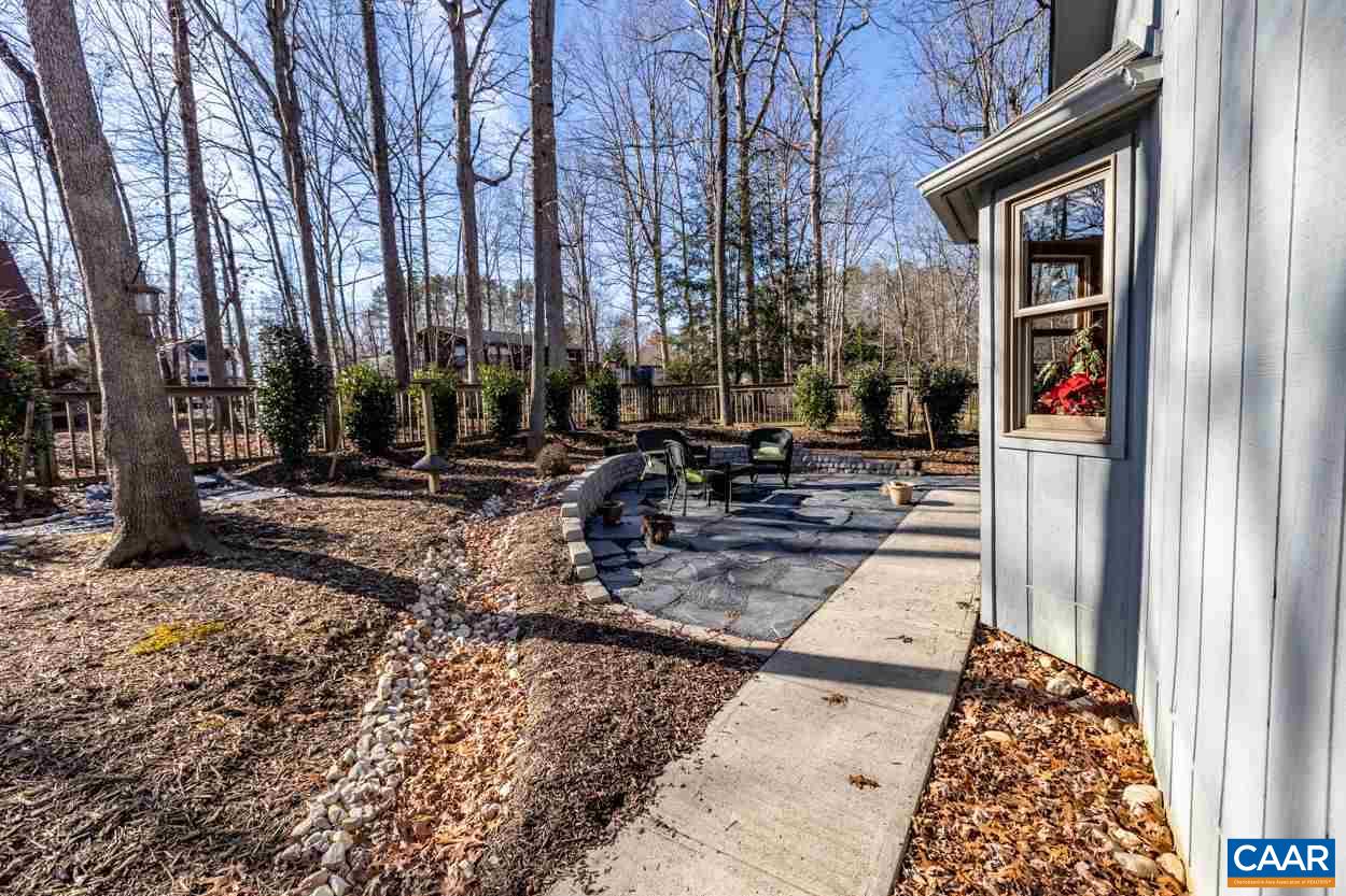 28 Colonial Road Palmyra, VA 22963 - Photo 35 of 40 a backyard of a house with lots of green space
