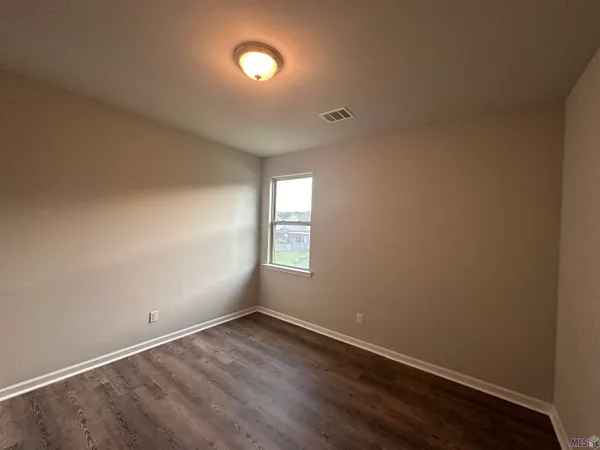 $2,500 | 11459 Legacy Oaks Lane, Gonzales, LA 70737