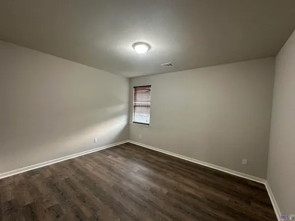 $2,500 | 11459 Legacy Oaks Lane, Gonzales, LA 70737