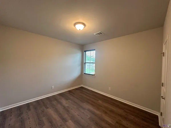 $2,500 | 11459 Legacy Oaks Lane, Gonzales, LA 70737