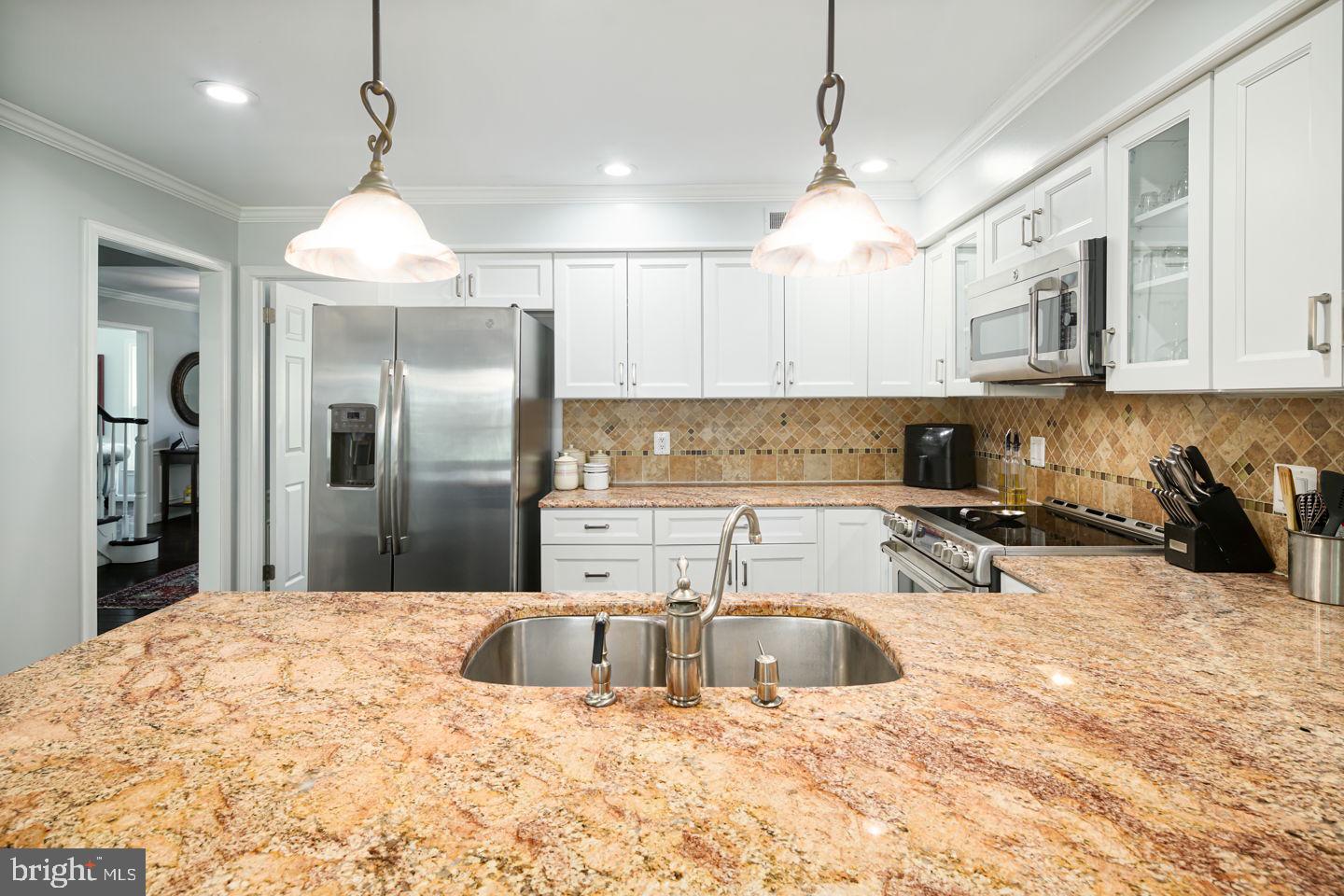 583 Sentinel Road Moorestown, NJ 08057 - Photo 7 of 39 Gallery Image 7