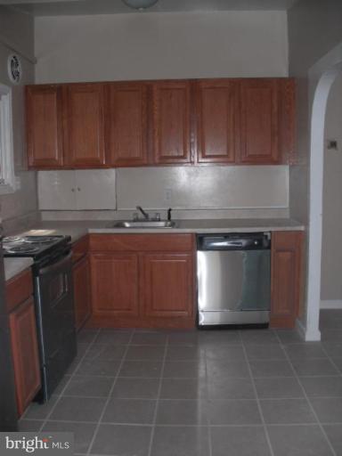 13718 Joyce Road Woodbridge, VA 22191 - Photo 3 of 11 Kitchen