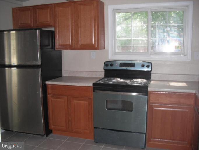 13718 Joyce Road Woodbridge, VA 22191 - Photo 4 of 11 Kitchen #2