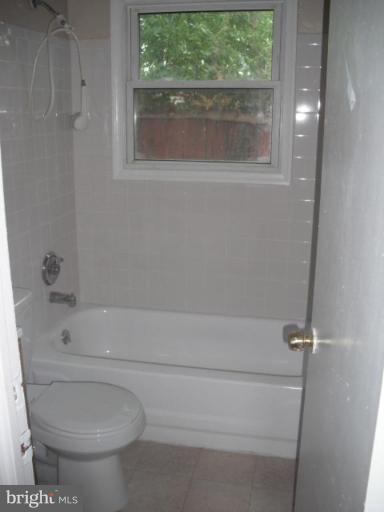 13718 Joyce Road Woodbridge, VA 22191 - Photo 9 of 11 Bath #1