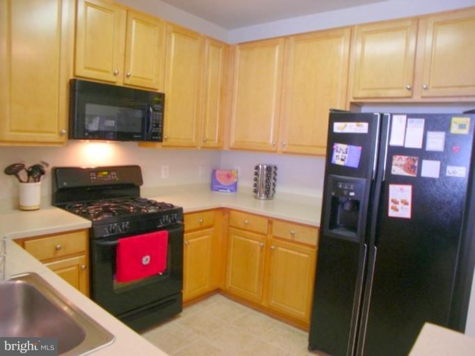 12001 Market Street, Unit 277 Reston, VA 20190 - Photo 6 of 23 Kitchen