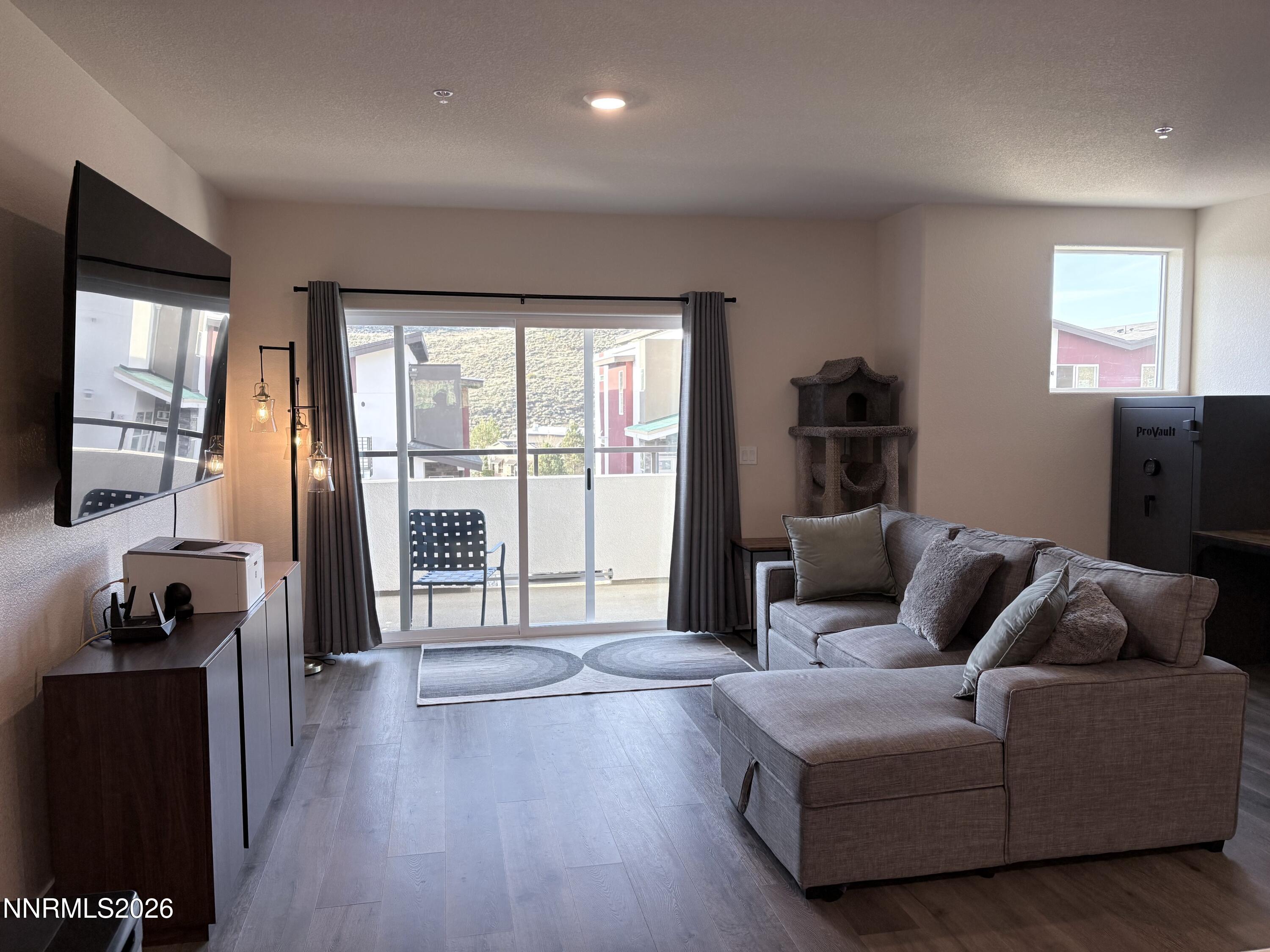 2408 Tecumseh Way Sparks, NV 89436 - Photo 18 of 34 Living_Room