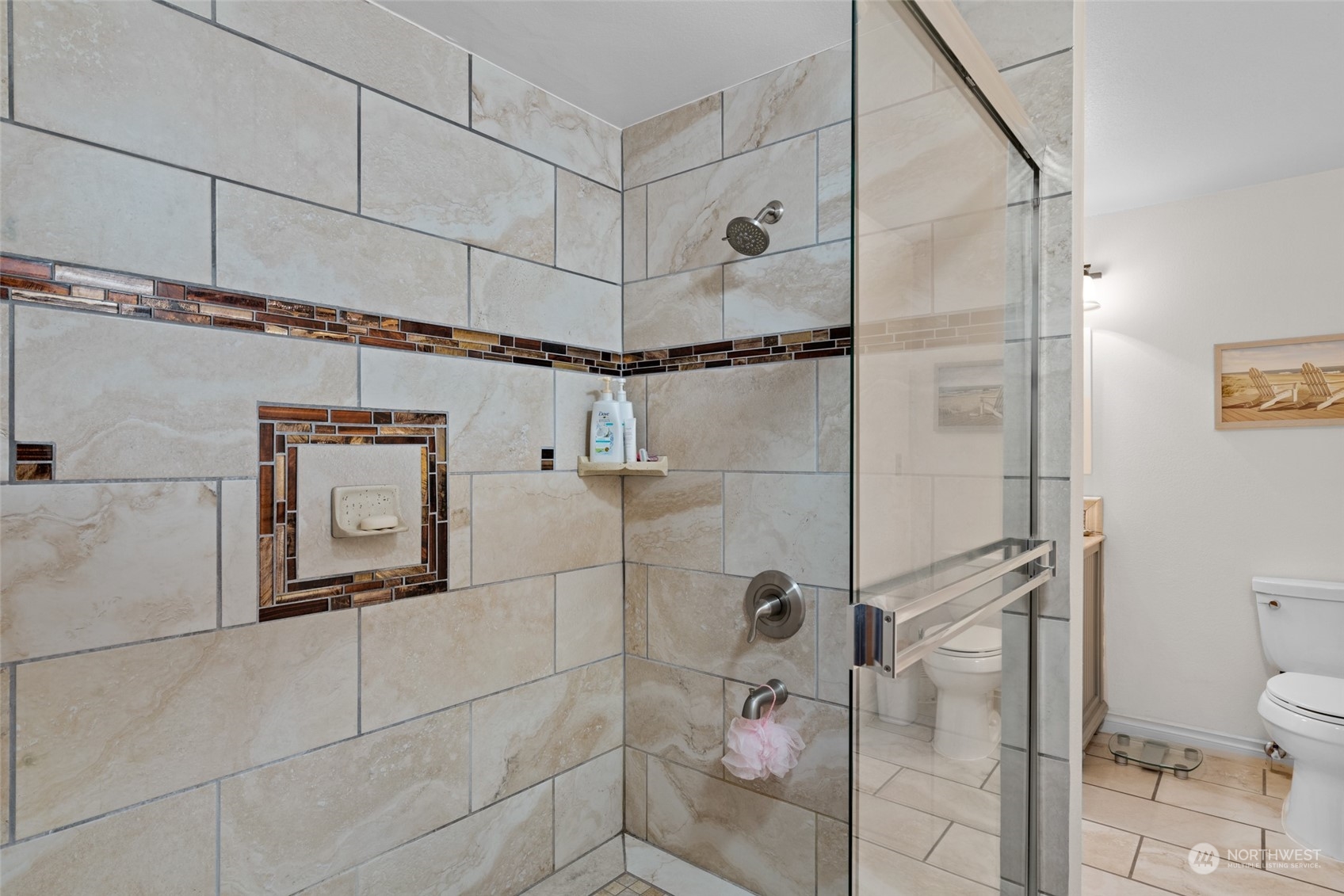 325 Division Street, Unit C Leavenworth, WA 98826 - Photo 21 of 25 a bathroom with a shower and toilet