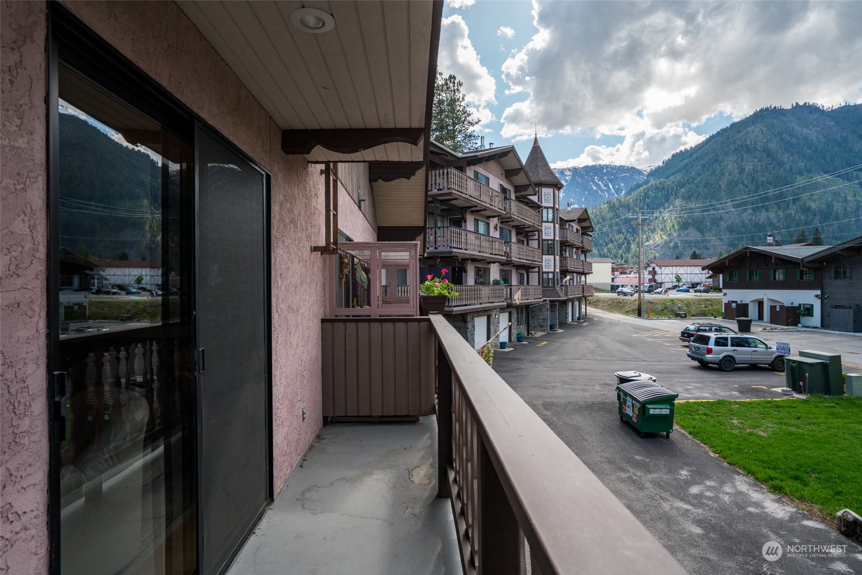 325 Division Street, Unit C Leavenworth, WA 98826 - Photo 4 of 25