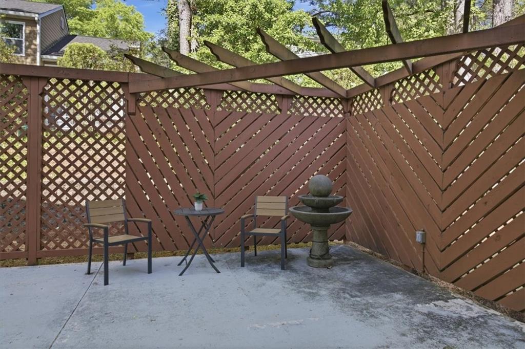 220 Ridge Point Court Alpharetta, GA 30022 - Photo 12 of 48