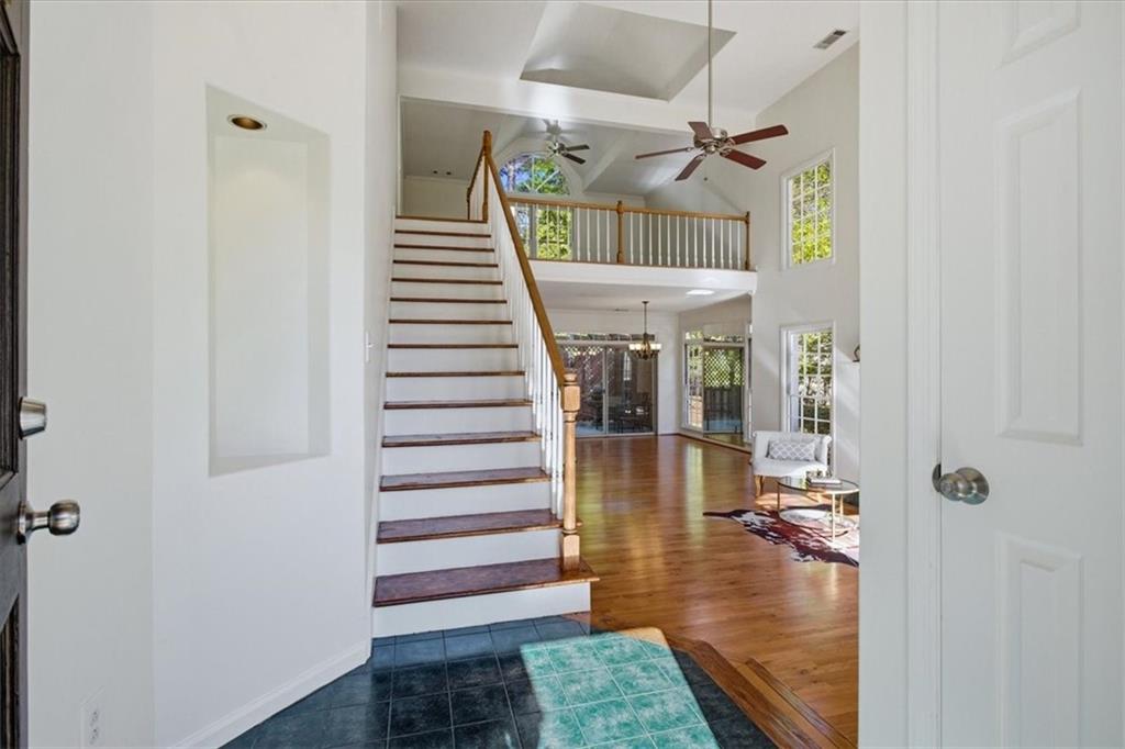 220 Ridge Point Court Alpharetta, GA 30022 - Photo 4 of 48