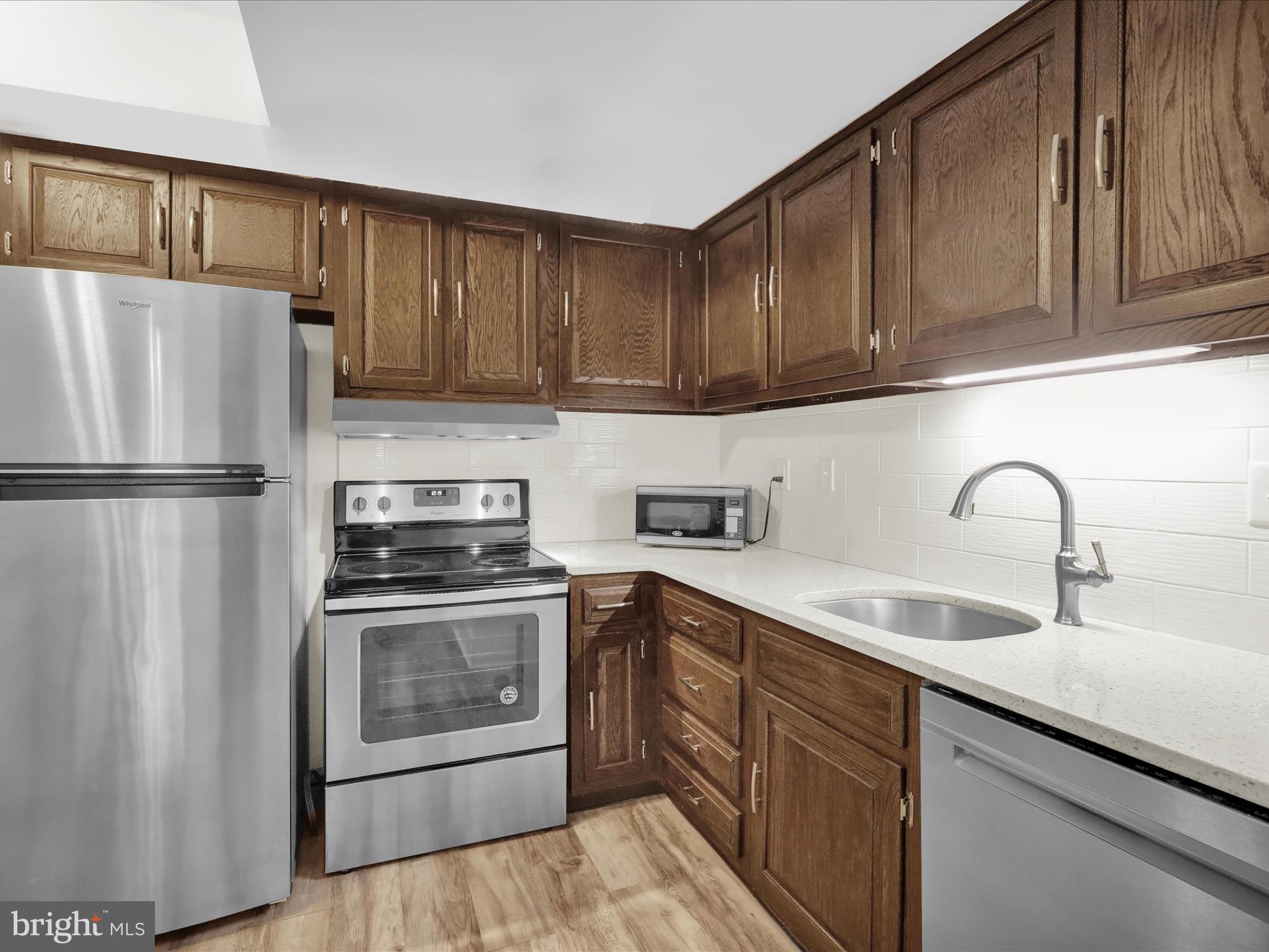 4 Fairway Road, Unit D Reading, PA 19607 - Photo 10 of 20 360_7669