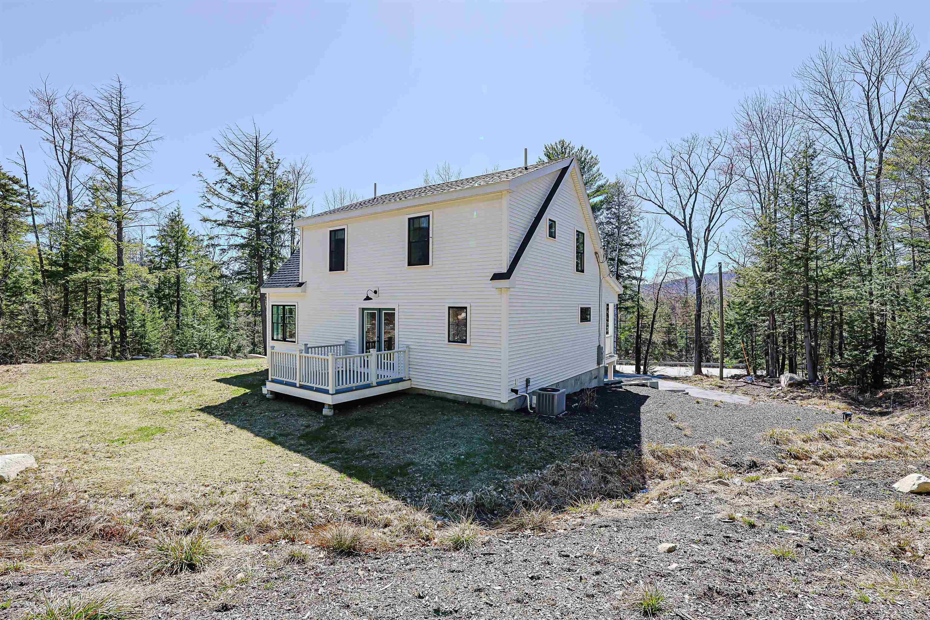 1239 Center Street Wolfeboro, NH 03894 - Photo 5 of 45