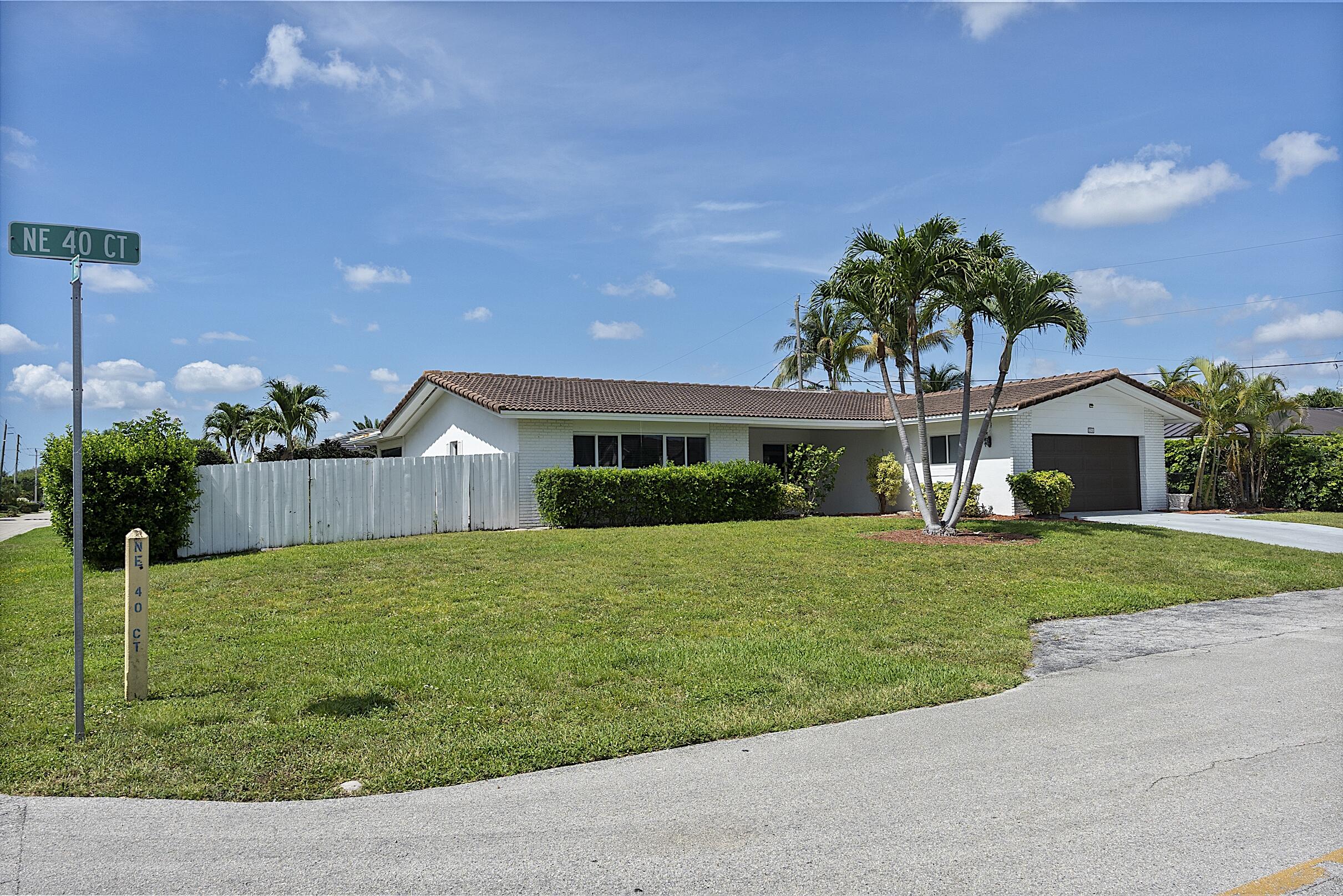 2910 Northeast 40th Court Lighthouse Point, FL 33064 - Photo 4 of 49 2910 NE 40th Ct - - 003