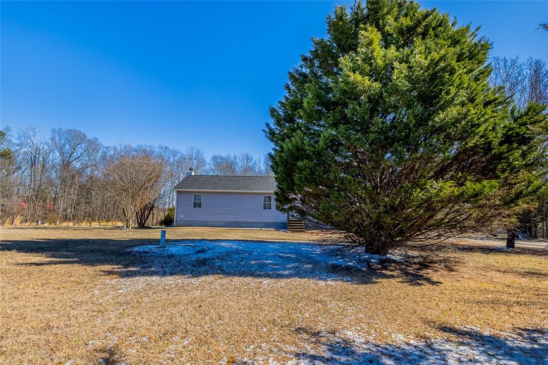 105 Canfield Road Honea Path, SC 29654 - Photo 4 of 36
