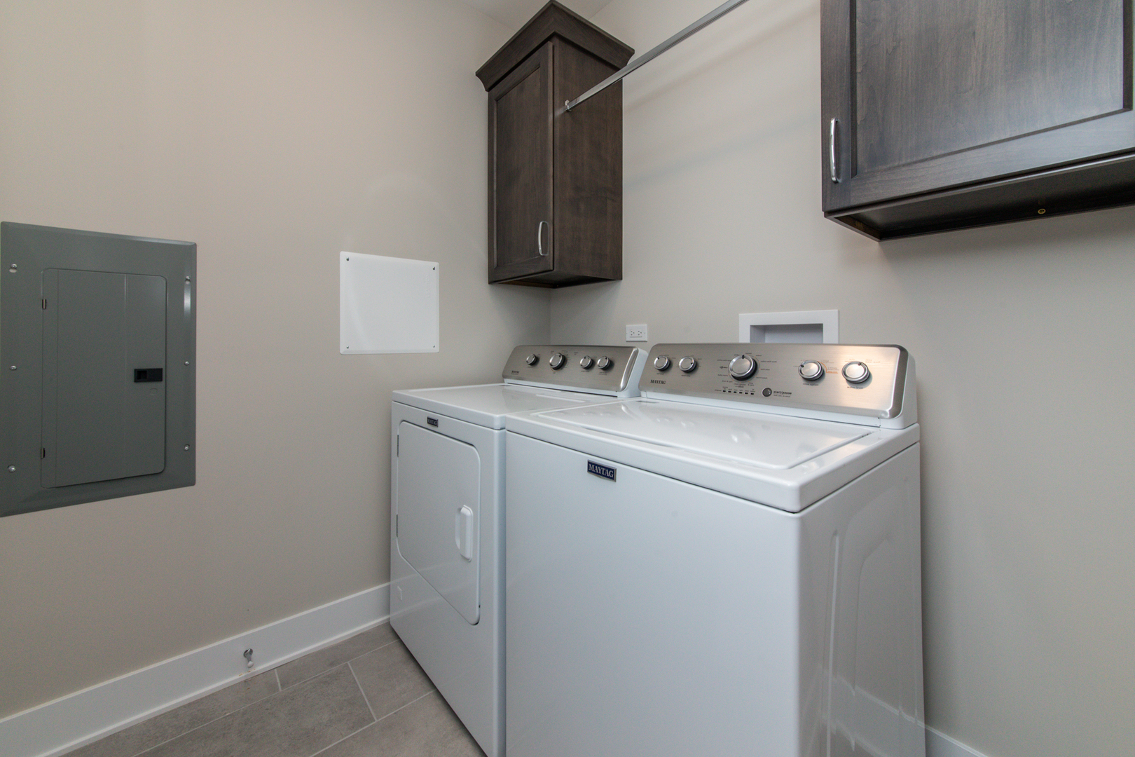 1116 Courtland Avenue, Unit 304 Park Ridge, IL 60068 - Photo 18 of 19 a utility room with dryer and washer