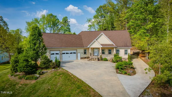 $709,900 | 721 Powder Branch Road, Elizabethton, TN 37643
