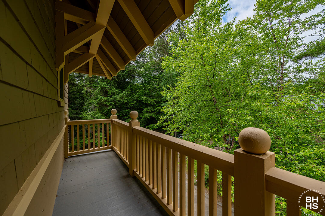 8 Pinehurst Road Saranac Lake, NY 12983 - Photo 56 of 109 HistoricHomeOnLowerSaranacLake_MH_Balcon