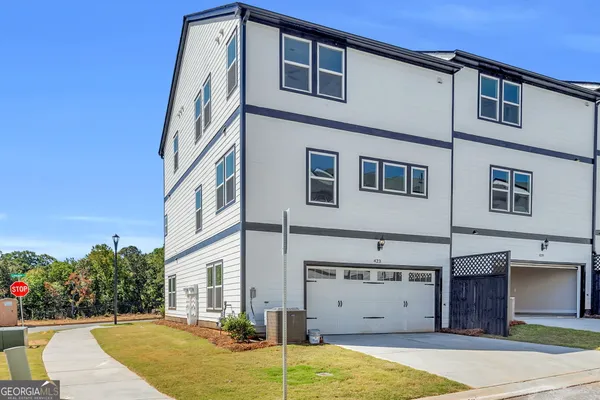 a view of a white building