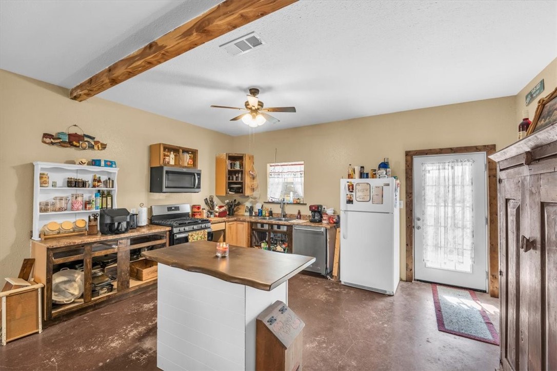 1347 Lcr 152 Mount Mount Calm, TX 76673 - Photo 18 of 29