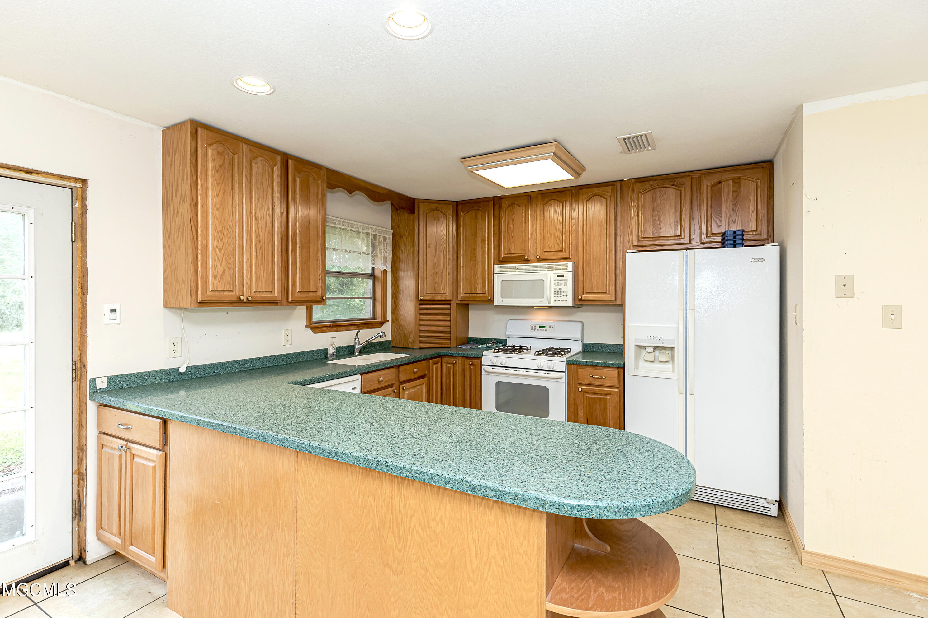 11368 Ruth Court Biloxi, MS 39532 - Photo 13 of 46 IMG_2934