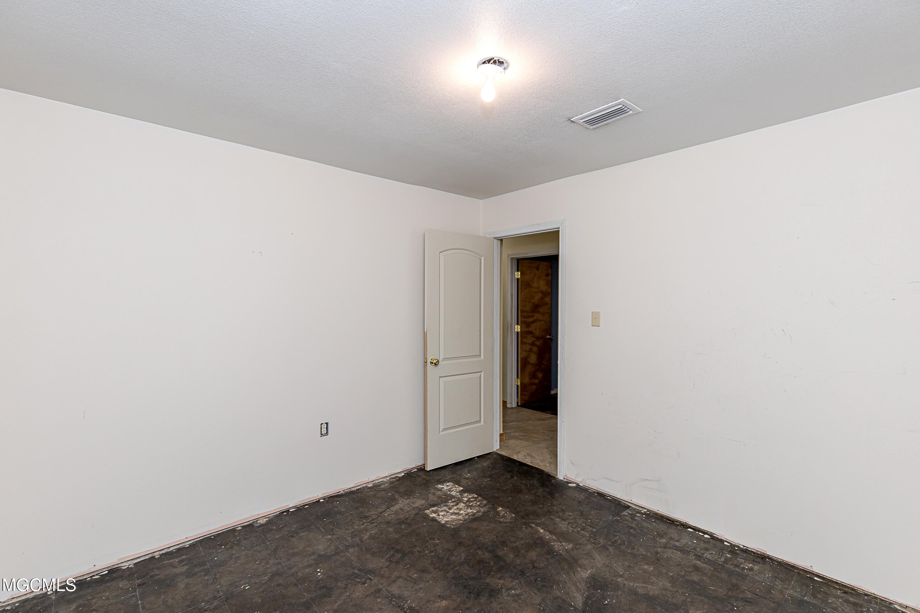 11368 Ruth Court Biloxi, MS 39532 - Photo 31 of 46 IMG_2952