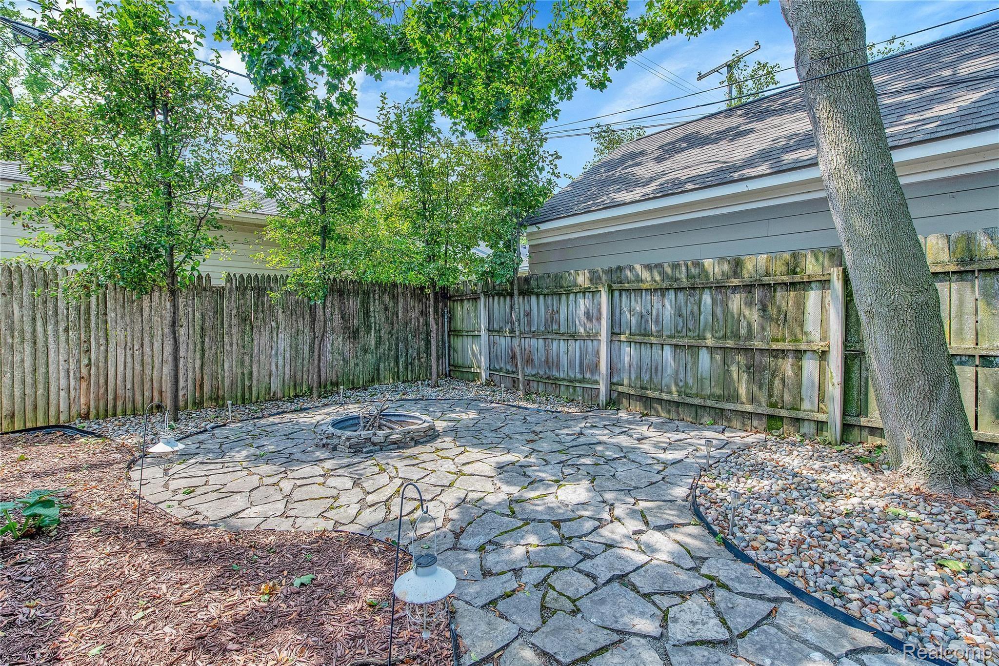 467 Touraine Road Grosse Pointe, MI 48236 - Photo 23 of 25 Backyard