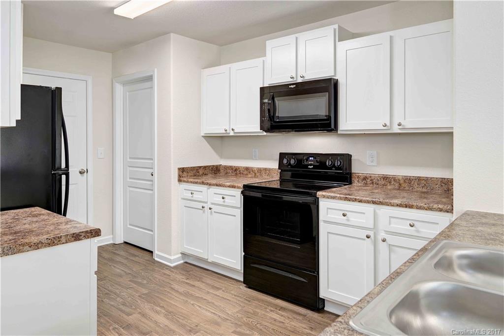 9623 Weikert Road Charlotte, NC 28215 - Photo 3 of 11 Gallery Image 3