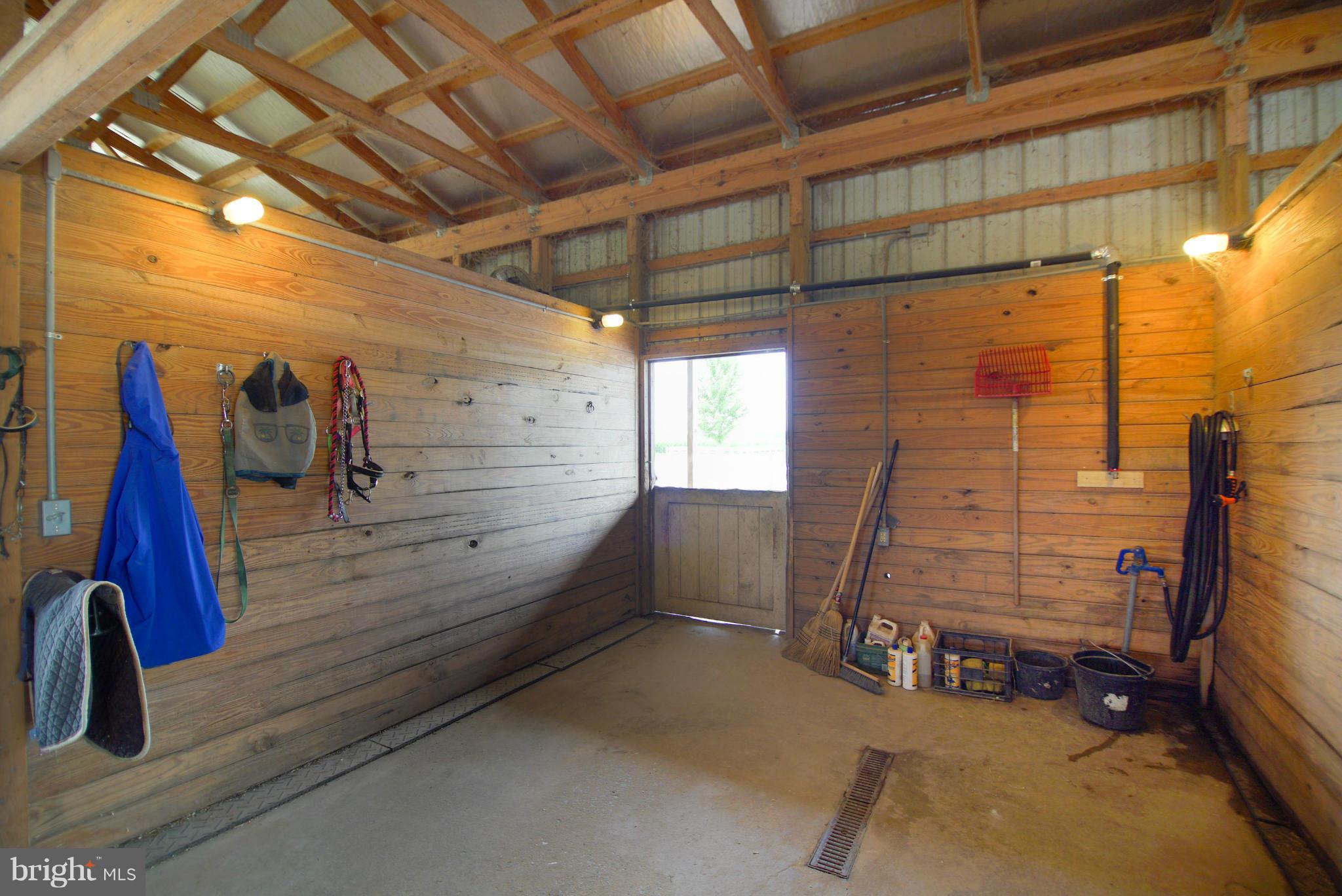 8025 Damascus Road Gaithersburg, MD 20882 - Photo 22 of 30 Wash rack