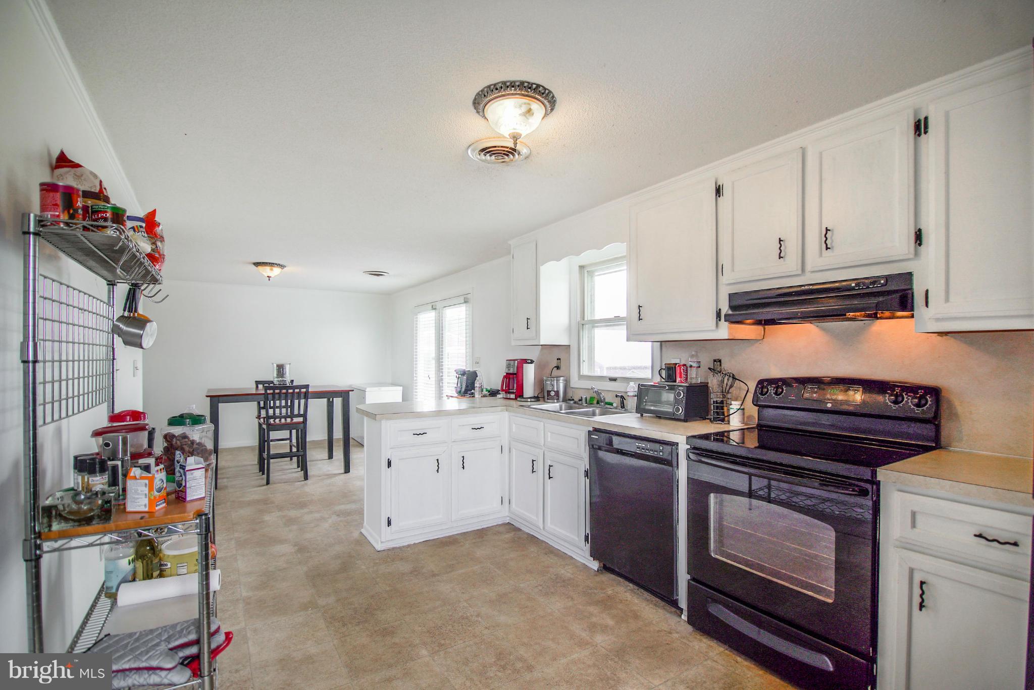 8025 Damascus Road Gaithersburg, MD 20882 - Photo 6 of 30 Kitchen