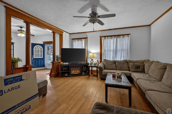$189,900 | 523 Kansas Avenue, Holton, KS 66436