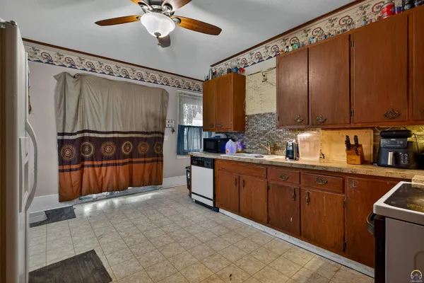 $189,900 | 523 Kansas Avenue, Holton, KS 66436