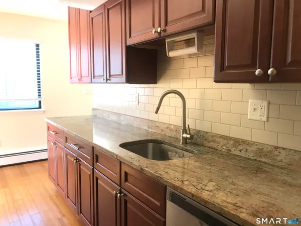 $1,700 | 60 Plainfield Avenue, Unit 10, West Haven, CT 06516