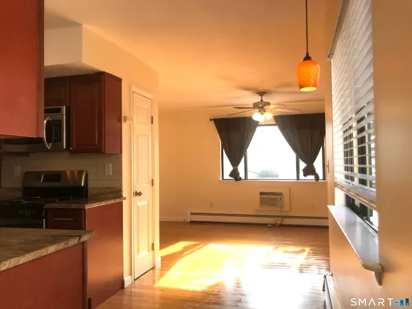 $1,700 | 60 Plainfield Avenue, Unit 10, West Haven, CT 06516