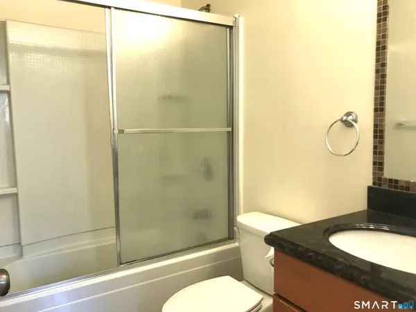 $1,700 | 60 Plainfield Avenue, Unit 10, West Haven, CT 06516