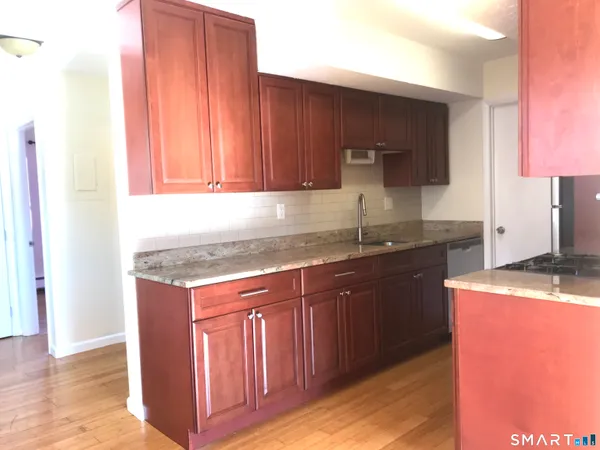 $1,700 | 60 Plainfield Avenue, Unit 10, West Haven, CT 06516