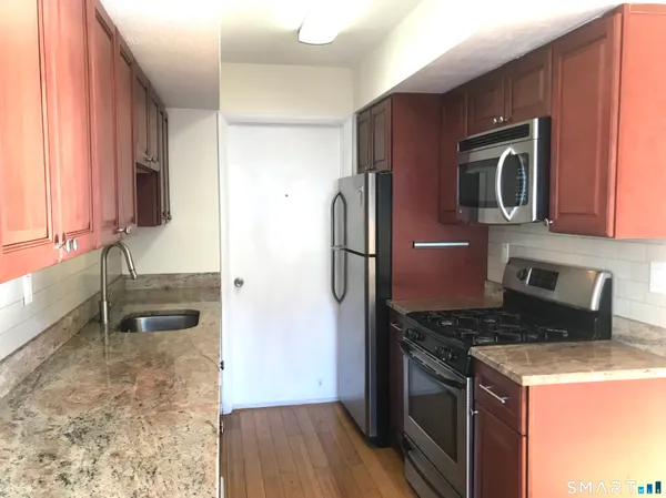 $1,700 | 60 Plainfield Avenue, Unit 10, West Haven, CT 06516