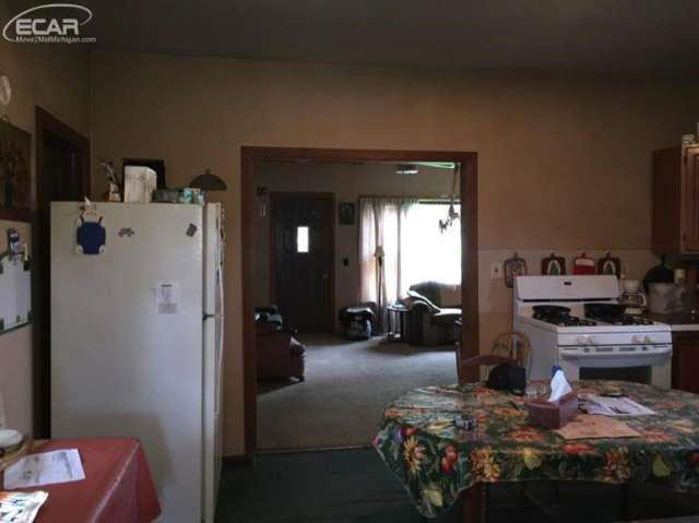 9150 Shipman Road Corunna, MI 48817 - Photo 14 of 16 20439752-13.JPG