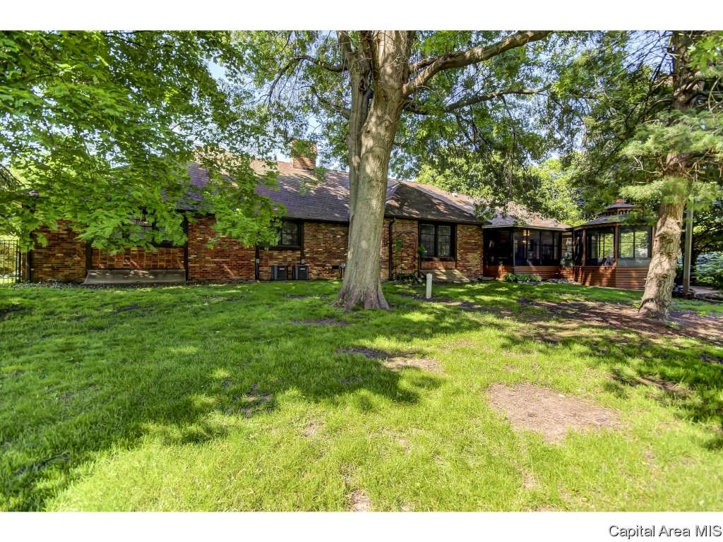 100 Pinehurst Drive Springfield, IL 62704 - Photo 2 of 36