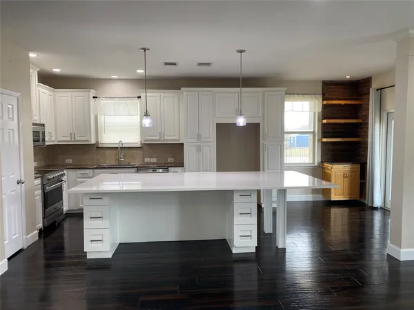 $3,700 | 2920 Pinehurst Lane, Grand Prairie, TX 75104