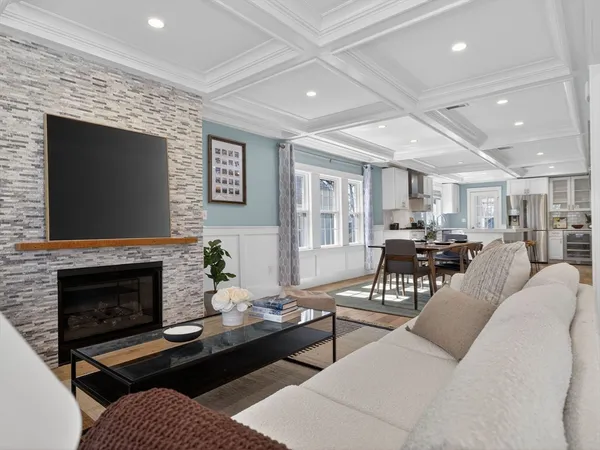 $1,250,000 | 57 Farragut Avenue, Unit 2, Somerville, MA 02144