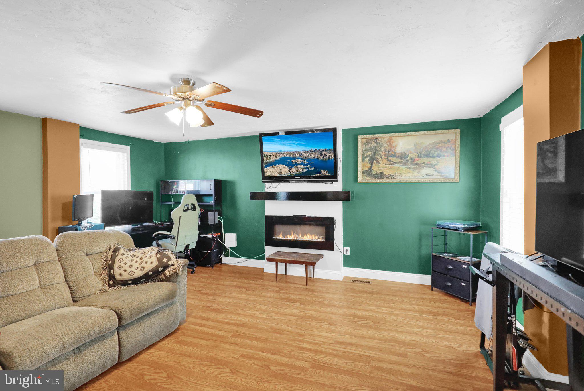 724 Rohrerstown Road Lancaster, PA 17603 - Photo 4 of 31 360_0395