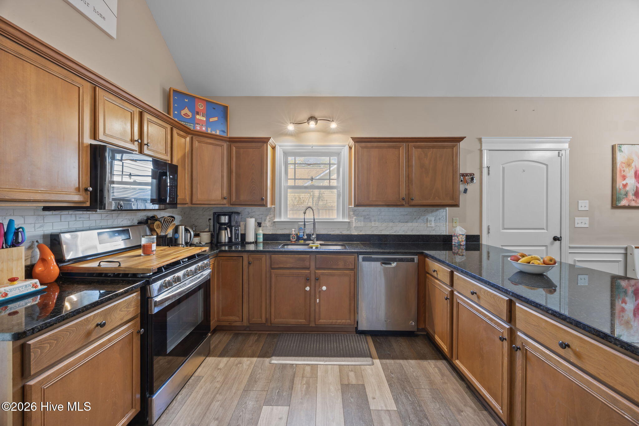 232 Station House Road New Bern, NC 28562 - Photo 12 of 53 19-web-or-mls-0C0A5843