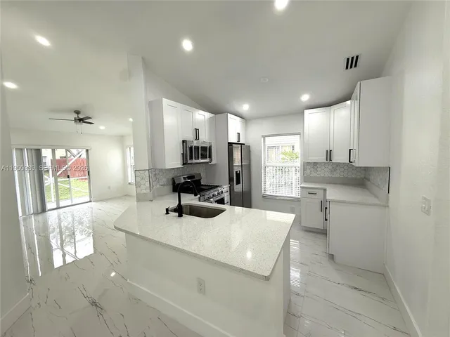 $2,800 | 8989 Northwest 53rd Street, Sunrise, FL 33351