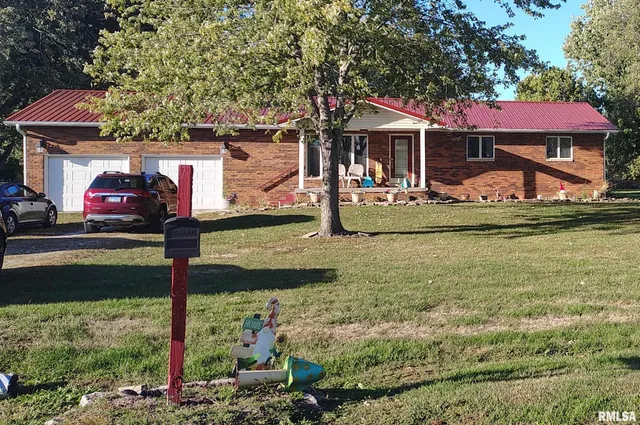 $399,000 | 26588 East Maplewood Lane, Canton, IL 61520