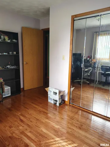 $399,000 | 26588 East Maplewood Lane, Canton, IL 61520